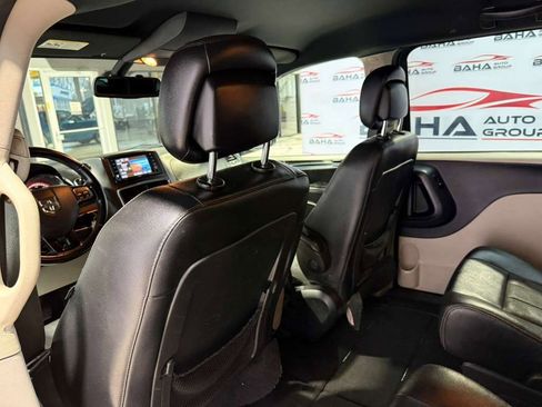 Used 2019 Dodge Grand Caravan SXT FWD image 34