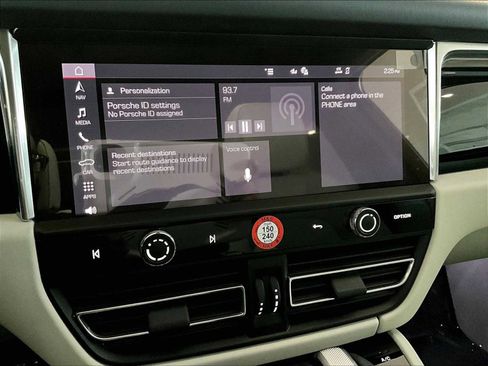 New 2026 Porsche Macan image 16