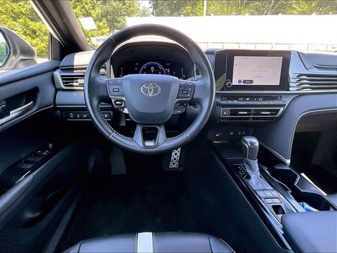 Used 2025 Toyota Camry SE FWD image 17