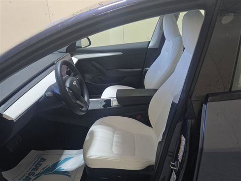 Used 2023 Tesla Model 3 Standard Range image 3