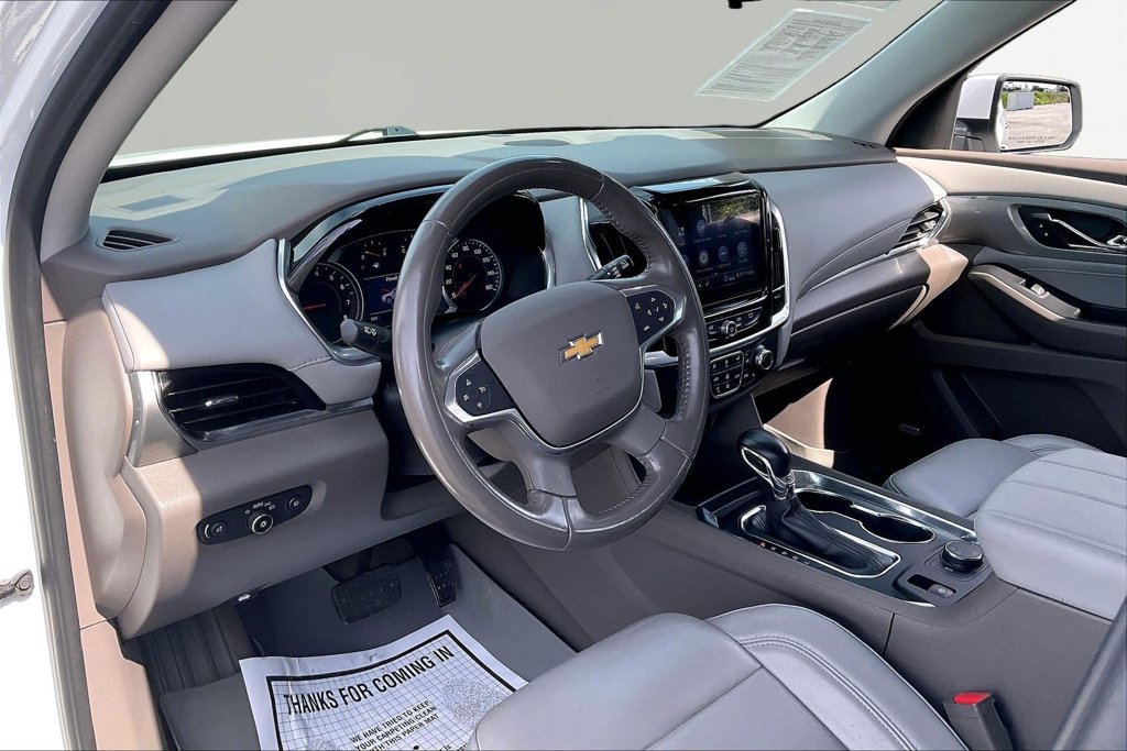 Used 2021 Chevrolet Traverse LT w/ LT Premium Package AWD/4WD image 19