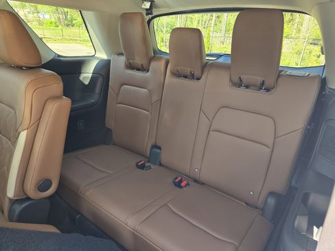 New 2026 Nissan Pathfinder Platinum AWD/4WD image 10
