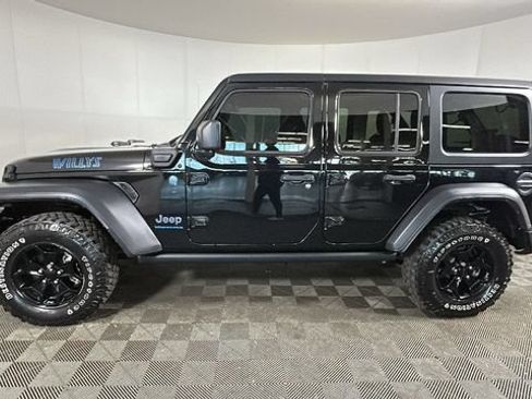 Used 2023 Jeep Wrangler Unlimited w/ Cold Weather Group AWD/4WD image 5