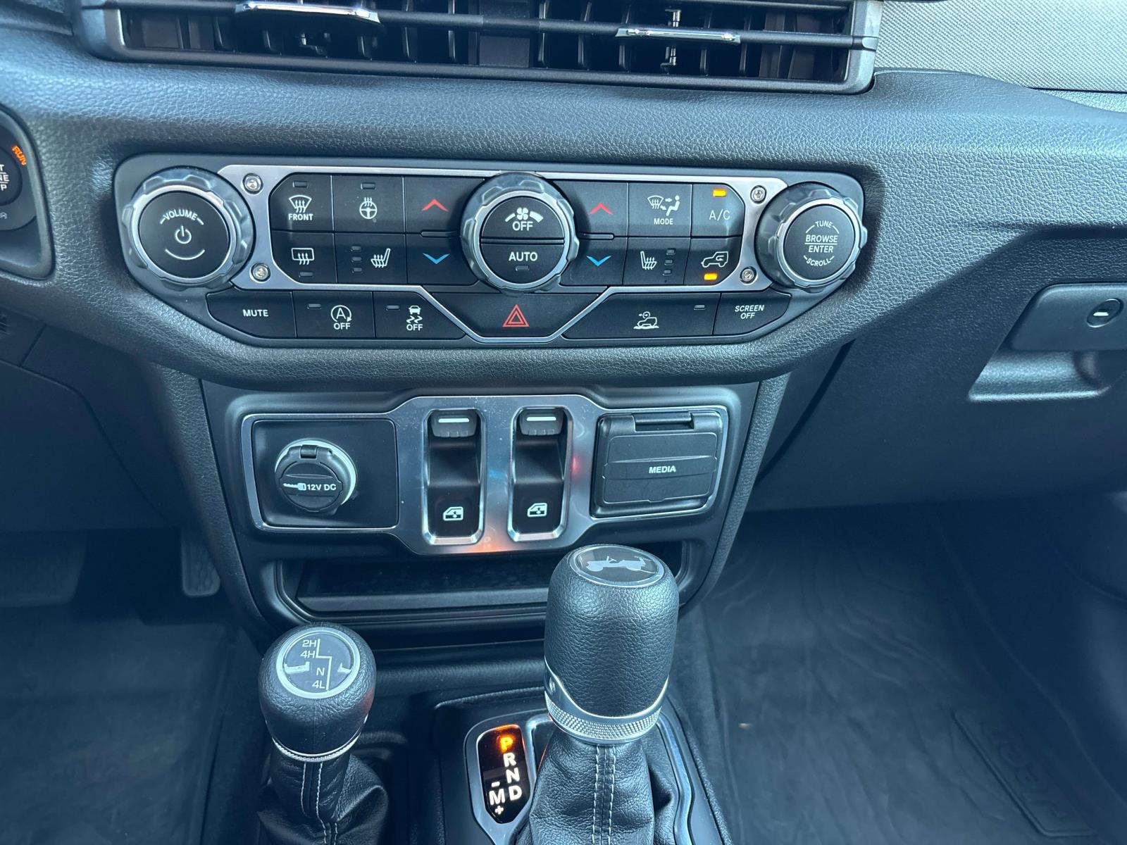 Certified 2025 Jeep Wrangler 4WD S image 21