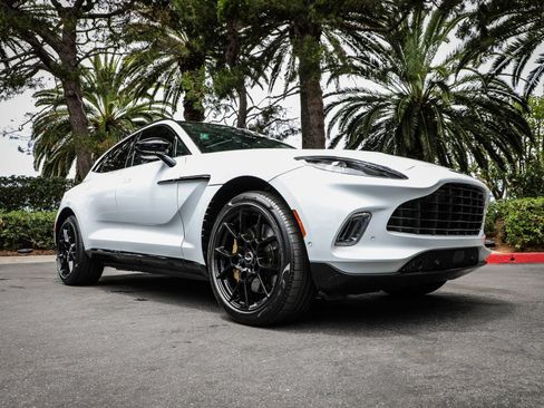 Used 2022 Aston Martin DBX AWD/4WD image 27