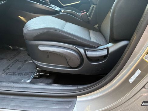 Used 2025 Kia Soul LX w/ LX Technology Package image 24