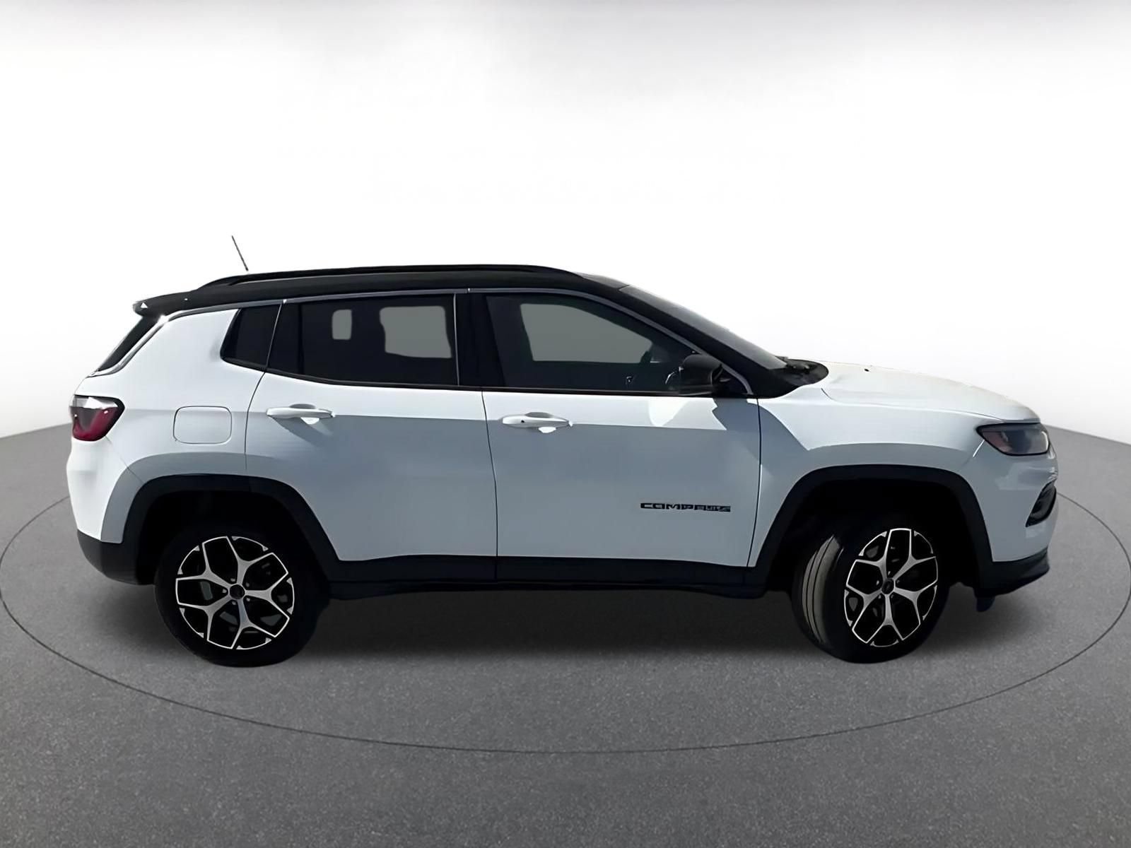 Used 2025 Jeep Compass Limited AWD/4WD image 14