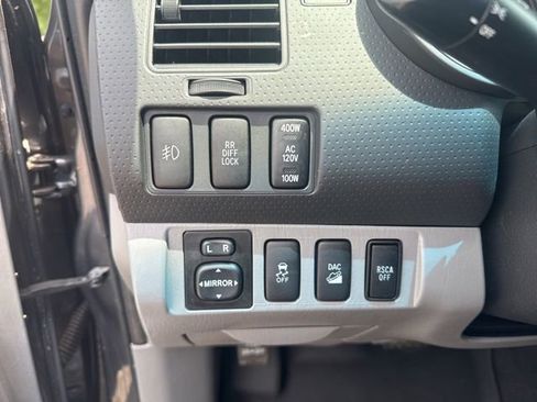 Used 2012 Toyota Tacoma 4x4 Double Cab w/ TRD Off-Road Pkg image 27