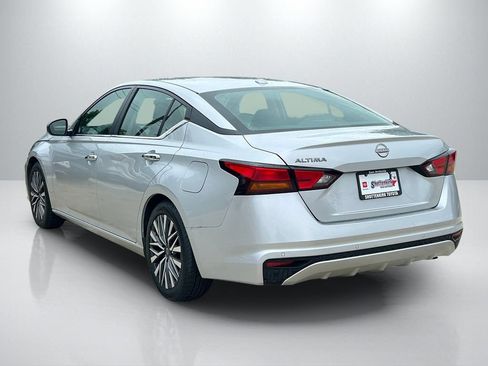 Used 2025 Nissan Altima 2.5 SV FWD image 7