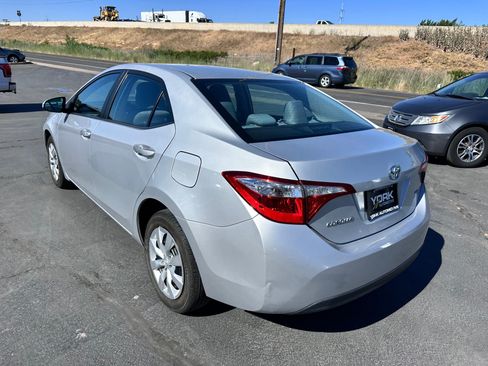 Used 2015 Toyota Corolla LE FWD image 4