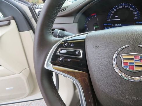 Used 2013 Cadillac XTS image 17
