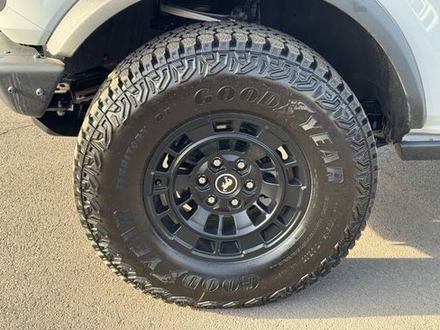 New 2026 Ford Bronco Badlands image 7
