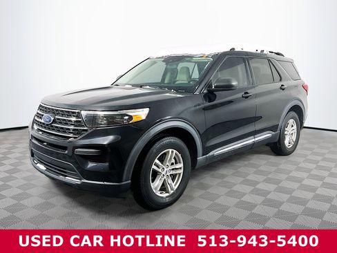 Used 2020 Ford Explorer XLT w/ Comfort Package image 2