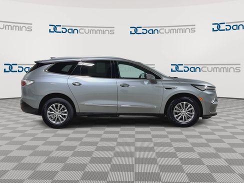 Used 2023 Buick Enclave Essence FWD image 9