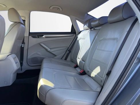 Used 2017 Volkswagen Passat 1.8T R-Line w/ R-Line Lighting Package FWD image 22