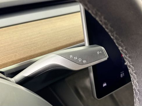 Used 2022 Tesla Model 3 Standard Range image 17