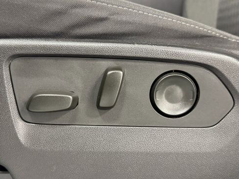 Used 2024 Chevrolet Silverado 1500 LT image 27