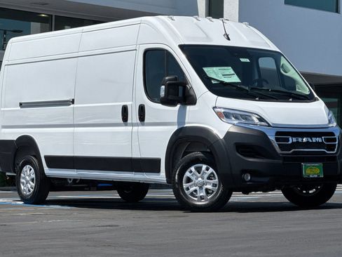 New 2025 RAM ProMaster 2500 w/ Quick Order Package 22G SLT image 2