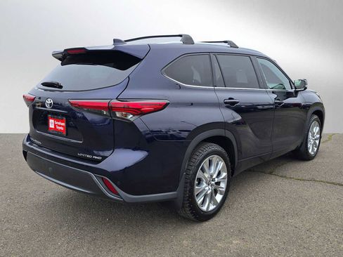 Used 2022 Toyota Highlander Limited image 3
