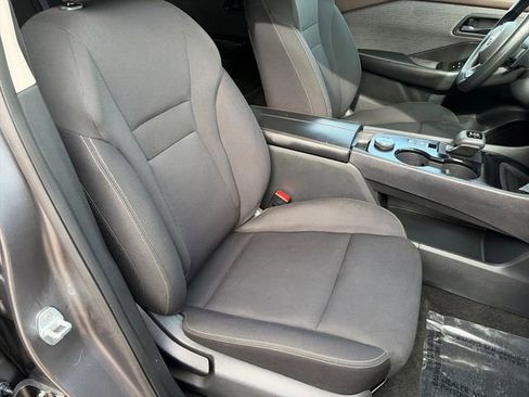 Used 2023 Nissan Rogue S image 34