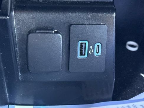 Used 2022 Ford Explorer XLT RWD image 32