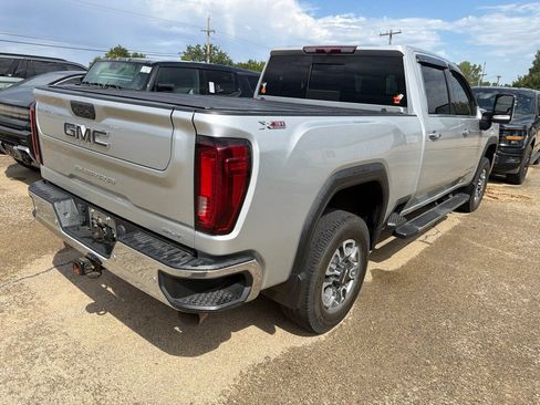 Used 2022 GMC Sierra 2500 SLT w/ SLT Premium Package AWD/4WD image 3