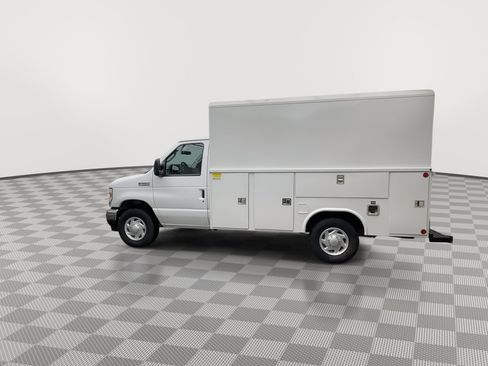 New 2026 Ford E-350 and Econoline 350 Super Duty w/ Power Equipment Group image 29