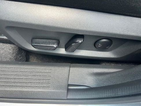 Certified 2024 Nissan Rogue SV AWD/4WD image 17