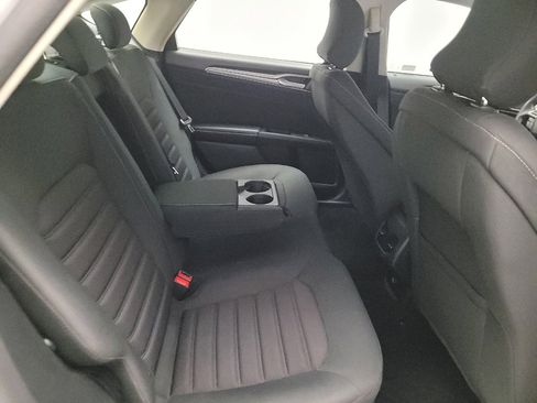 Used 2018 Ford Fusion SE w/ Fusion SE Technology Package FWD image 19