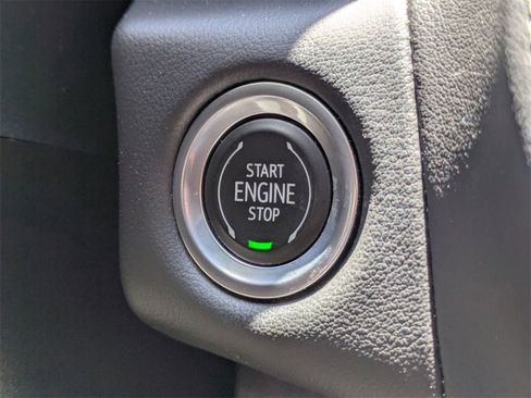 Used 2022 GMC Yukon AT4 image 16