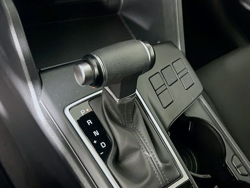 Used 2025 Kia Sportage LX image 23