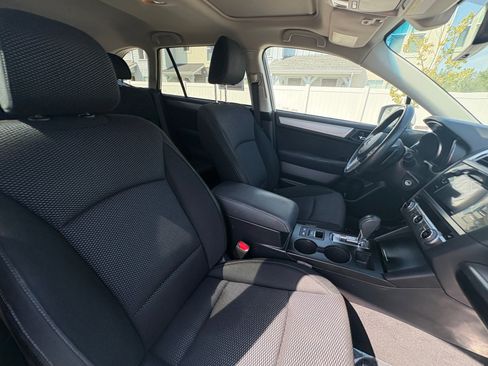 Used 2017 Subaru Outback 2.5i Premium AWD/4WD image 19