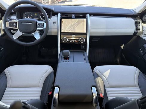 New 2026 Land Rover Discovery S image 13