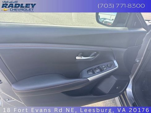 Used 2024 Nissan Sentra SR w/ SR Premium Package image 16