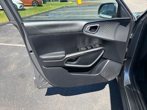 Used 2024 Kia Soul LX w/ Option Group 015 FWD image 11