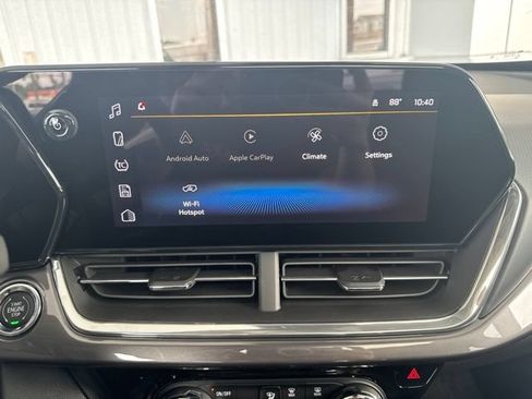 New 2026 Chevrolet Trax ACTIV w/ Sunroof Package FWD image 7