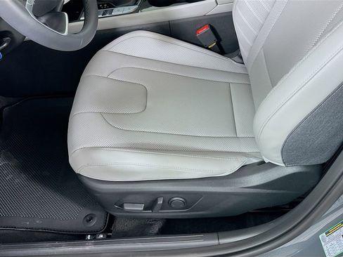 New 2026 Hyundai Elantra Limited FWD image 20