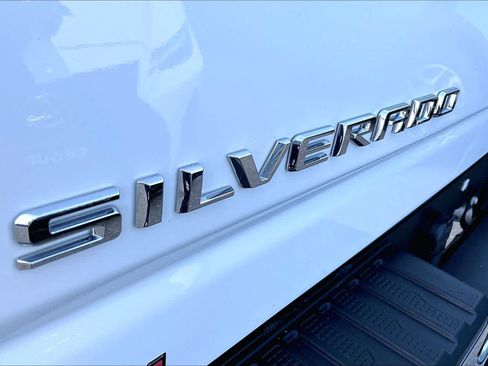 Used 2024 Chevrolet Silverado 2500 LT AWD/4WD image 10
