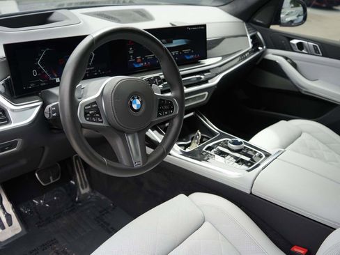 Certified 2024 BMW X7 xDrive40i w/ M Sport Package AWD/4WD image 13