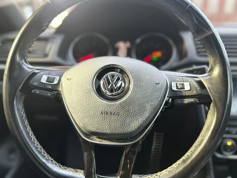 Used 2018 Volkswagen Passat 3.6 FWD image 15