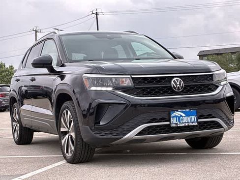 Used 2024 Volkswagen Taos SE FWD image 10