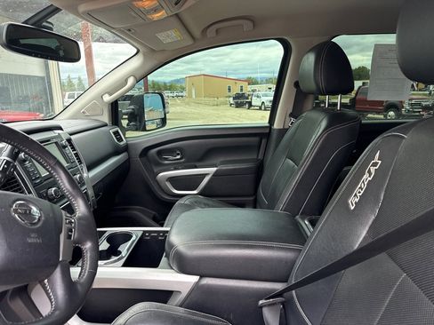Used 2018 Nissan Titan PRO-4X w/ Pro-4x Convenience Package AWD/4WD image 20