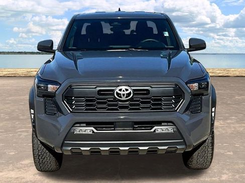 Used 2025 Toyota Tacoma TRD Off-Road AWD/4WD image 2