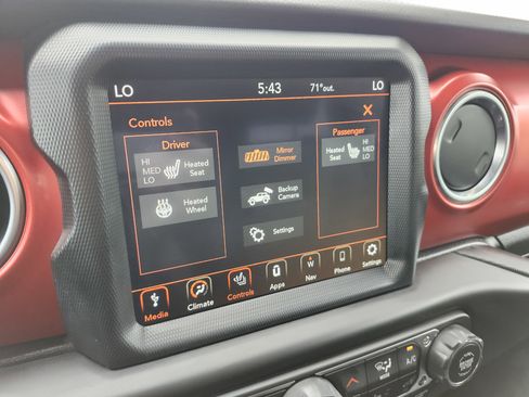 Used 2022 Jeep Wrangler Rubicon w/ Cold Weather Group AWD/4WD image 8