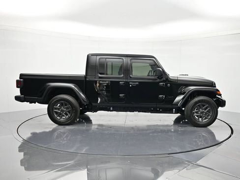 New 2026 Jeep Gladiator Sport AWD/4WD image 4