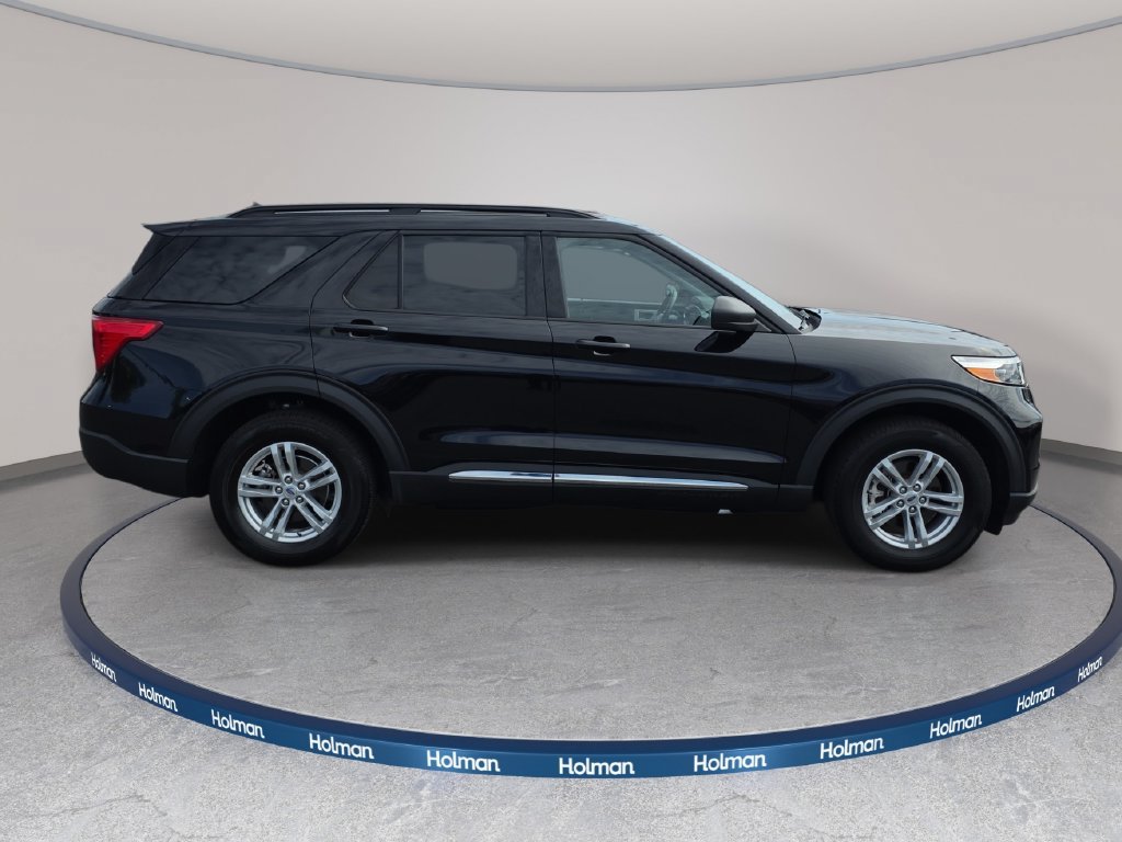Certified 2023 Ford Explorer XLT w/ Equipment Group 202A AWD/4WD image 4