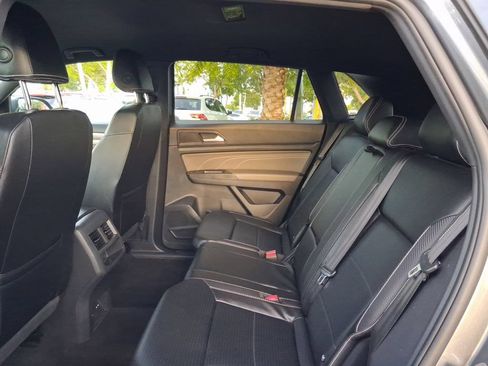 Certified 2022 Volkswagen Atlas Cross Sport SE AWD/4WD image 8