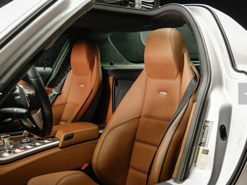 Used 2011 Mercedes-Benz SLS AMG Coupe image 29