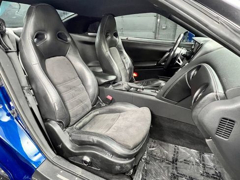Used 2013 Nissan GT-R Premium AWD/4WD image 8