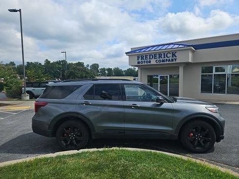 Used 2022 Ford Explorer ST w/ Equipment Group 401A AWD/4WD image 3